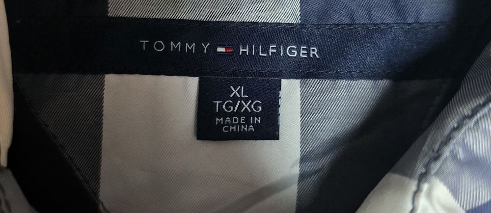 Елек на Tommy Hilfiger