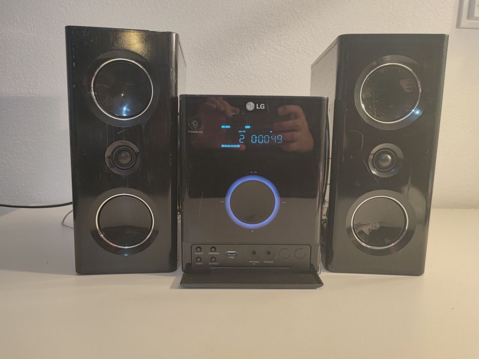 Sistem audio LG FB163-DOP cu CD, iPod, USB, Radio