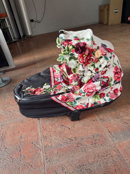 Cybex Spring Blossom e-Priam