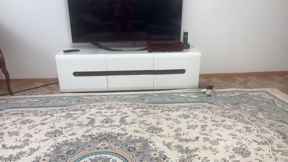 Подставка для телевизора