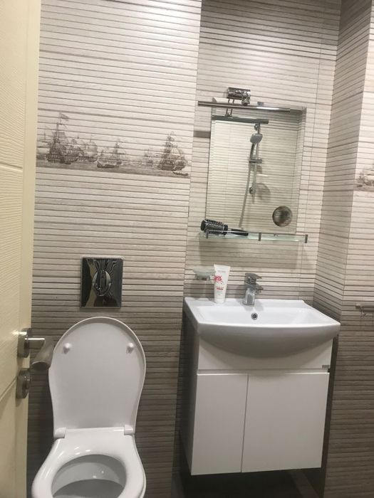 Дава се под наем Тристаен апартамент в ж.Зоопарк - 75 кв.м за 714 € - Снимка #1