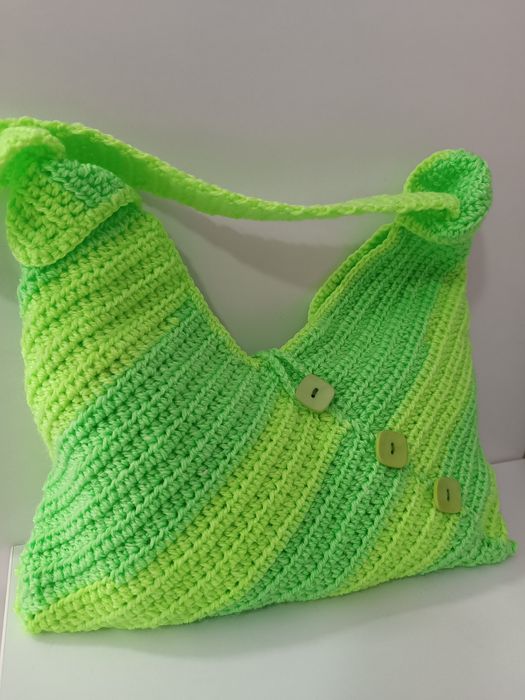 Плетени дамски чанти.