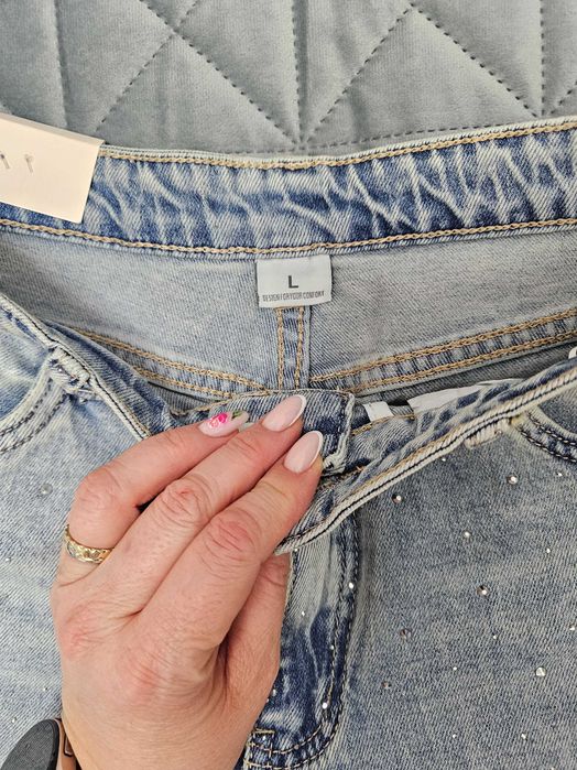 Нови модерни дънки с камъни