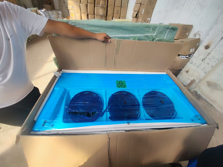 Refrigerator hanadelnik