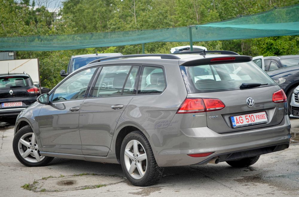 Volkswagen Golf 7 - 2016 - Euro 6 - FARA ADBLUE - 110cp - Navigatie - Jante - Parcare automata
