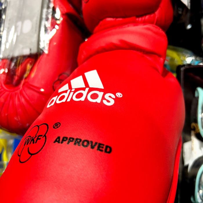 Футы и перчатки для каратэ WKF