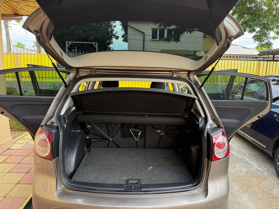 Volkswagen Golf Plus 1.6 TDI 105 CP Automată, 2010