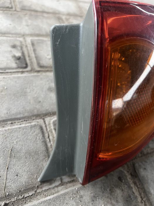 Правый фонарь на Toyota Corolla E150