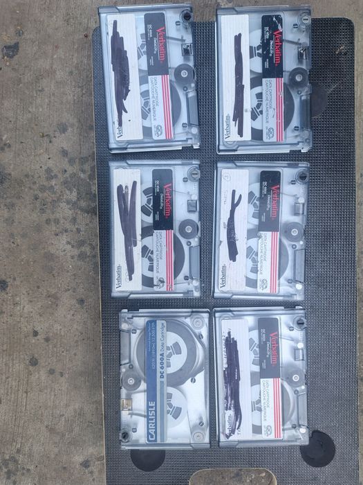 Vând șase hard disk uri
