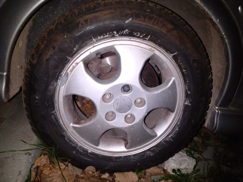 Гуми с лети джанти 195/65 R15