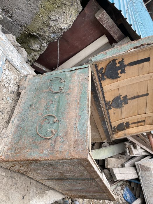 Сундук 19 века. Сандық 19 ғасыр.