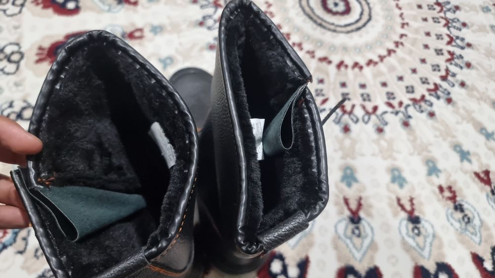 Продам спец ботинки