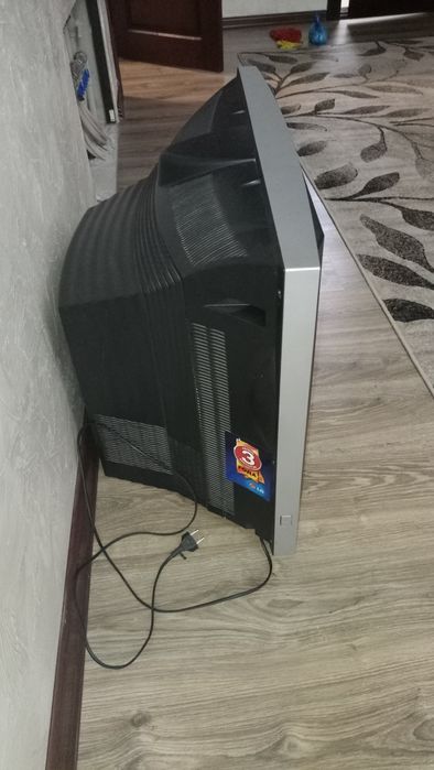 Продам телевизор LG