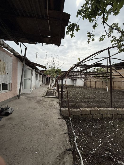 Ҳовли сотилади. Продается дом участок 11 соток (270600 USD)