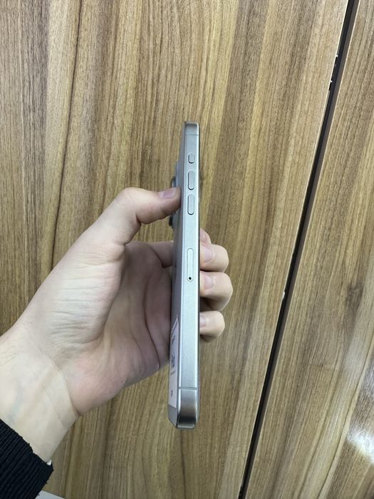 Iphone 15 pro max natural 256 gb 84%