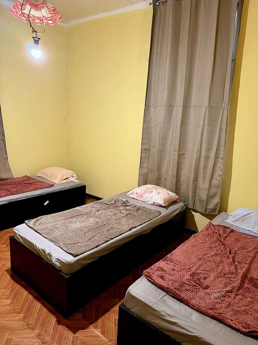 Стаи и легла за групш работници - София център - Нощувки 10€