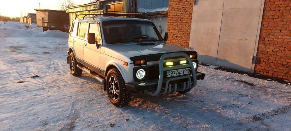 Продам ниву пятидверную