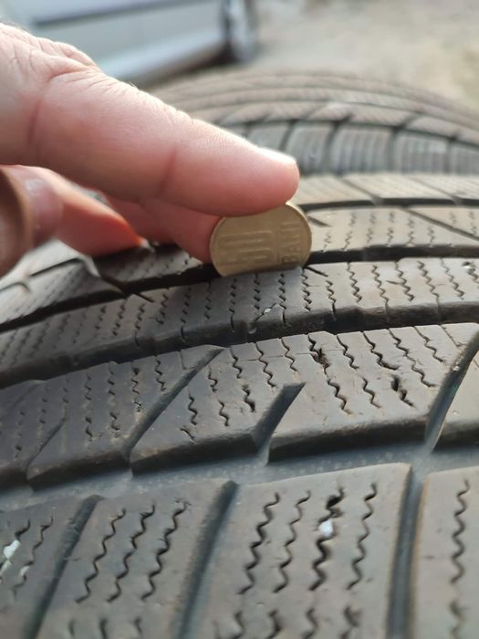 Vând anvelope de iarna