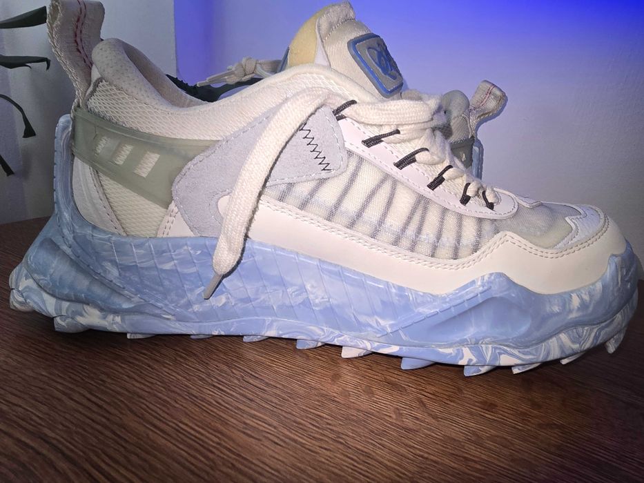 Adidasi -OFF WHITE ODSY- 43-stare FOARTE BUNA-albi