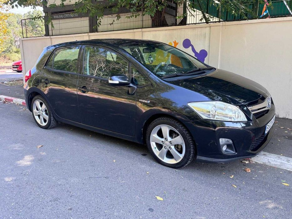TOYOTA Auris 1,8 hybrid