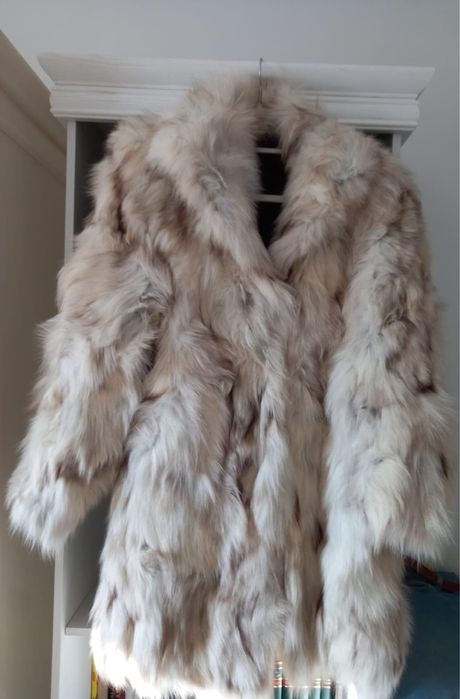 Haina blana vulpe argintie