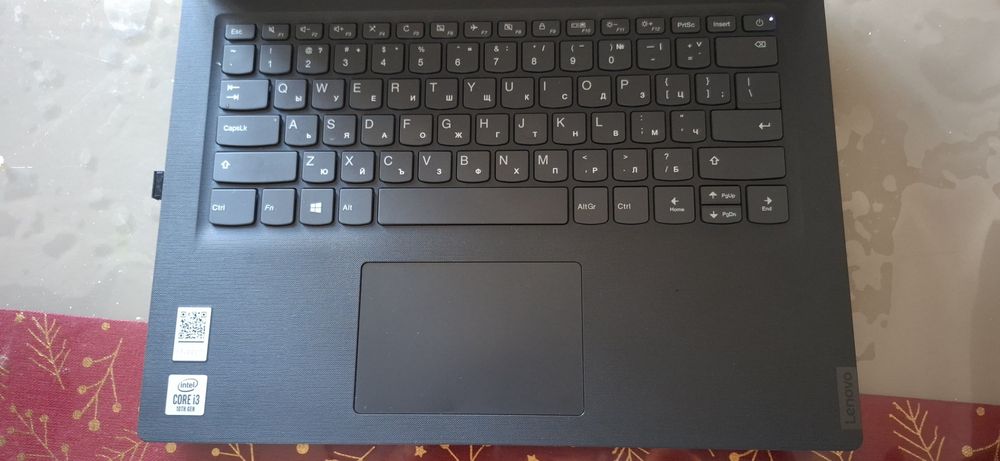 Лаптоп Lenovo V 14 IIL -14 HD, intel i3-1005  G1,8GB, 256 SSD