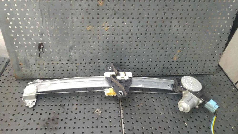 Macara cu motoras stanga spate honda civic hatchback