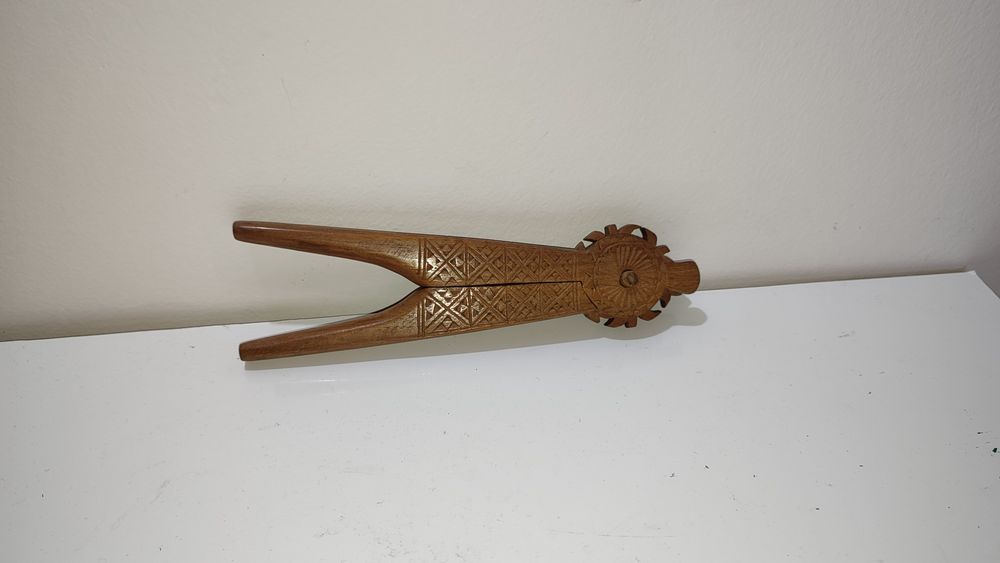 Cleste pentru nuci, alune