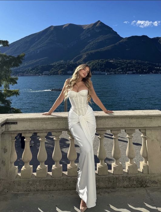 Рокля модел на babyboo и в бяло