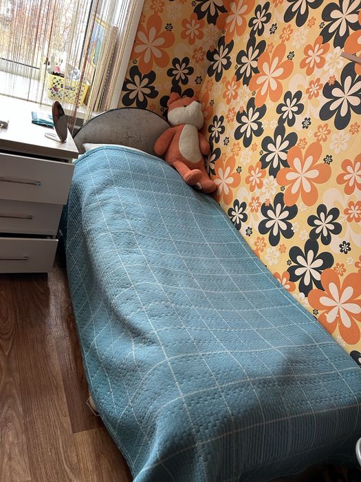 Продам кровать 1+1