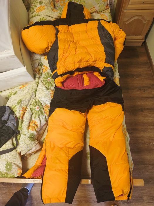 costum de puf altitudine