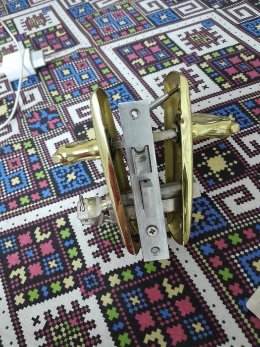 Дверной замок новый
