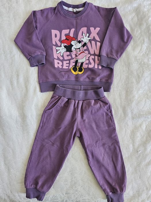 Продам костюм-двойку для,девочек