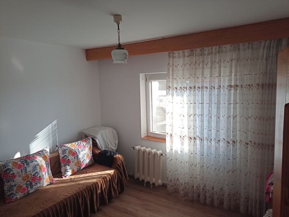 Proprietar – Apartament 3 camere (84 mp), Bloc Vilă, Acoperiș Refăcut (2025)