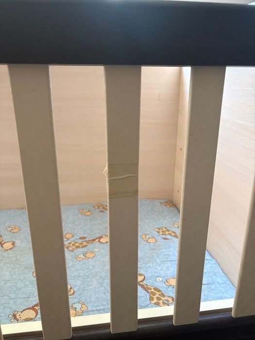 Продавам дървена бебешка кошара