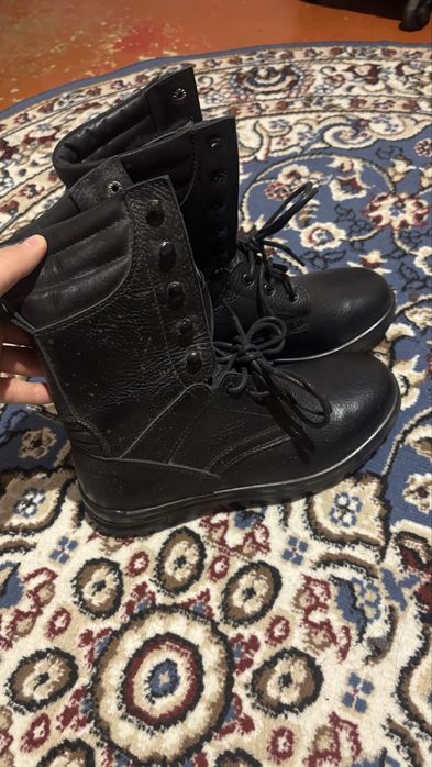 Берцы зимние ,новые 42 размер