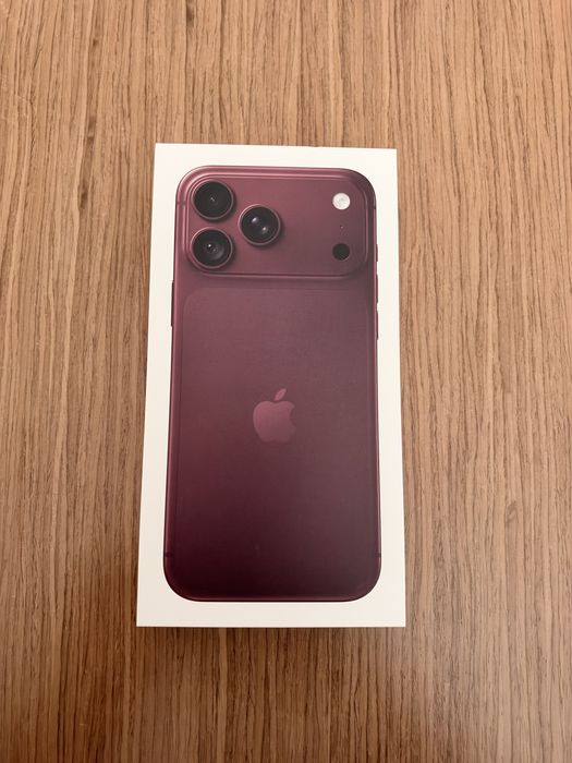Продам 2 телефона Apple 18 pro max ( burgundy )512 память. И Apple Air