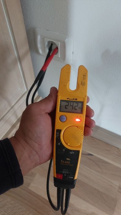 Test electric  Fluke T5-600
