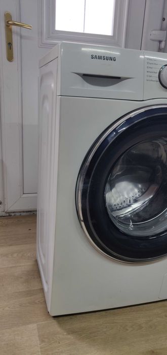 Masina de spalat rufe Samsung de 6-kg Slim / Ingust