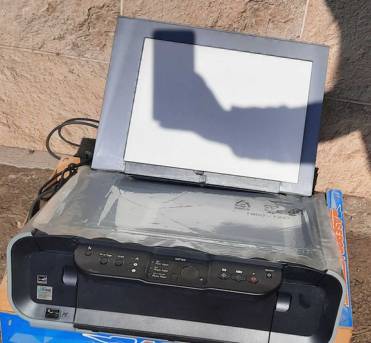 Продавам принтер