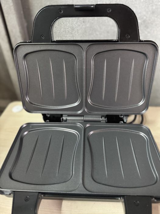 Уред за сандвичи Tristar