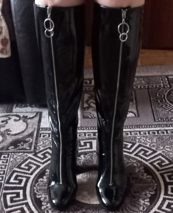 Продам лакированные сапоги