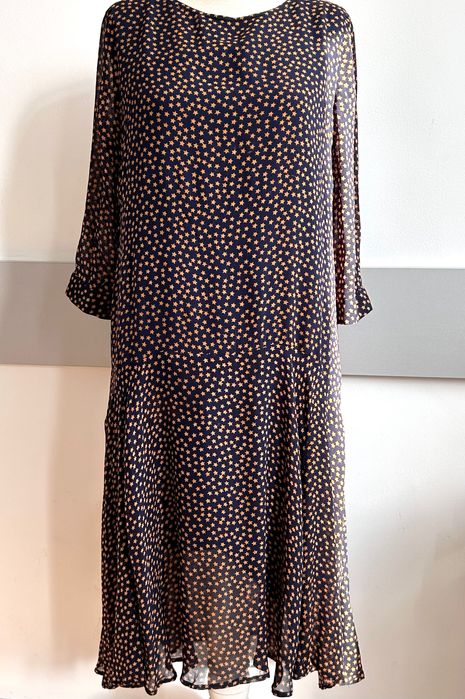 Интересна рокля с асиметрична дължина