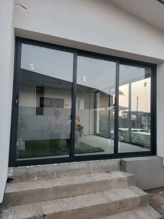 Închideri terase foișoare balcoane cu uși glisante din aluminiu