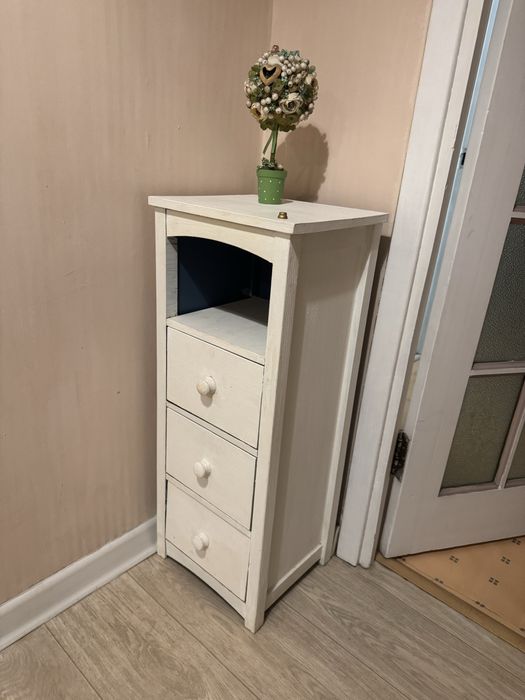 Продам тумбочку срочно