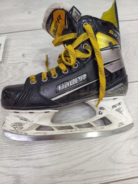 Продам хоккейные коньки