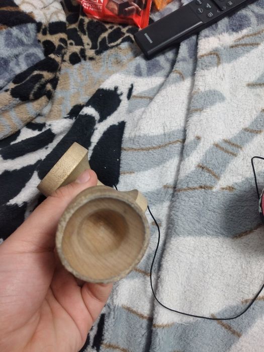 Vând  kendama strogo