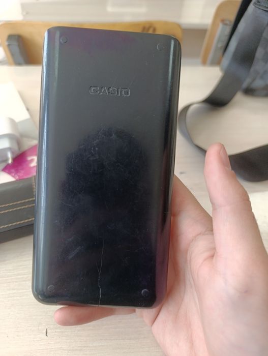 Калькулятор Casio FX-82MS.