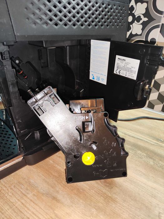 Гаранционен! Кафеавтомат Philips EP3241/50 LatteGo + подарък