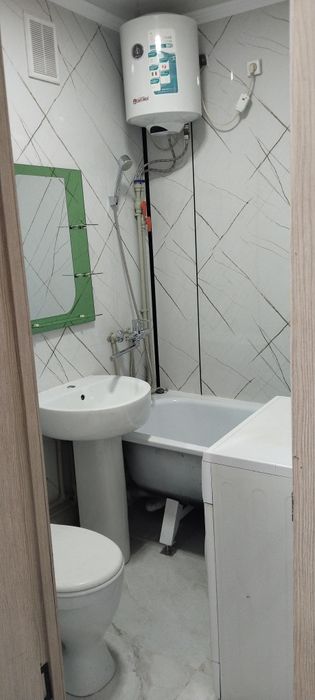 Продам 2 ком.кв. Севастопальская 21